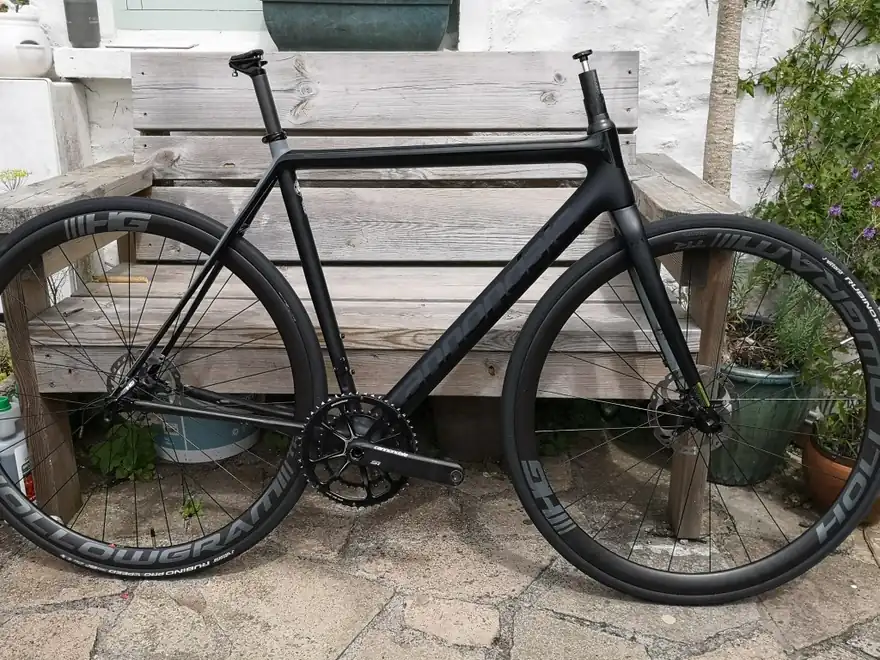 Photograph from the Horsepower Coaching blog post The Lightest Disc Brake Bike???